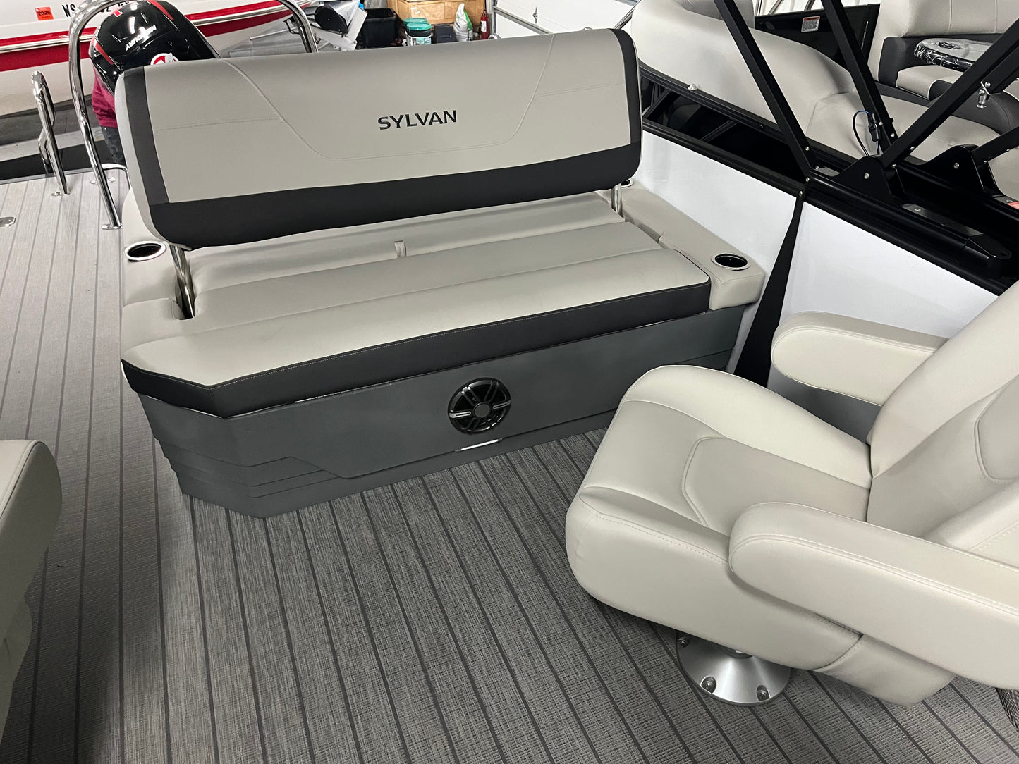 2024 Sylvan 23' Tritoon Mirage X3 CLZ DH Dual Helm Mercury 115HP CT